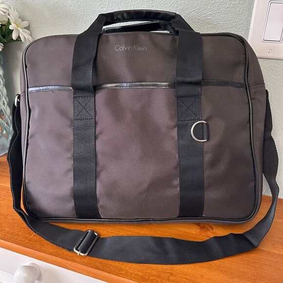 Calvin Klein Briefcase Messenger Bag Dark Chocolate Brown with Black Strap Zip - Picture 1 of 6